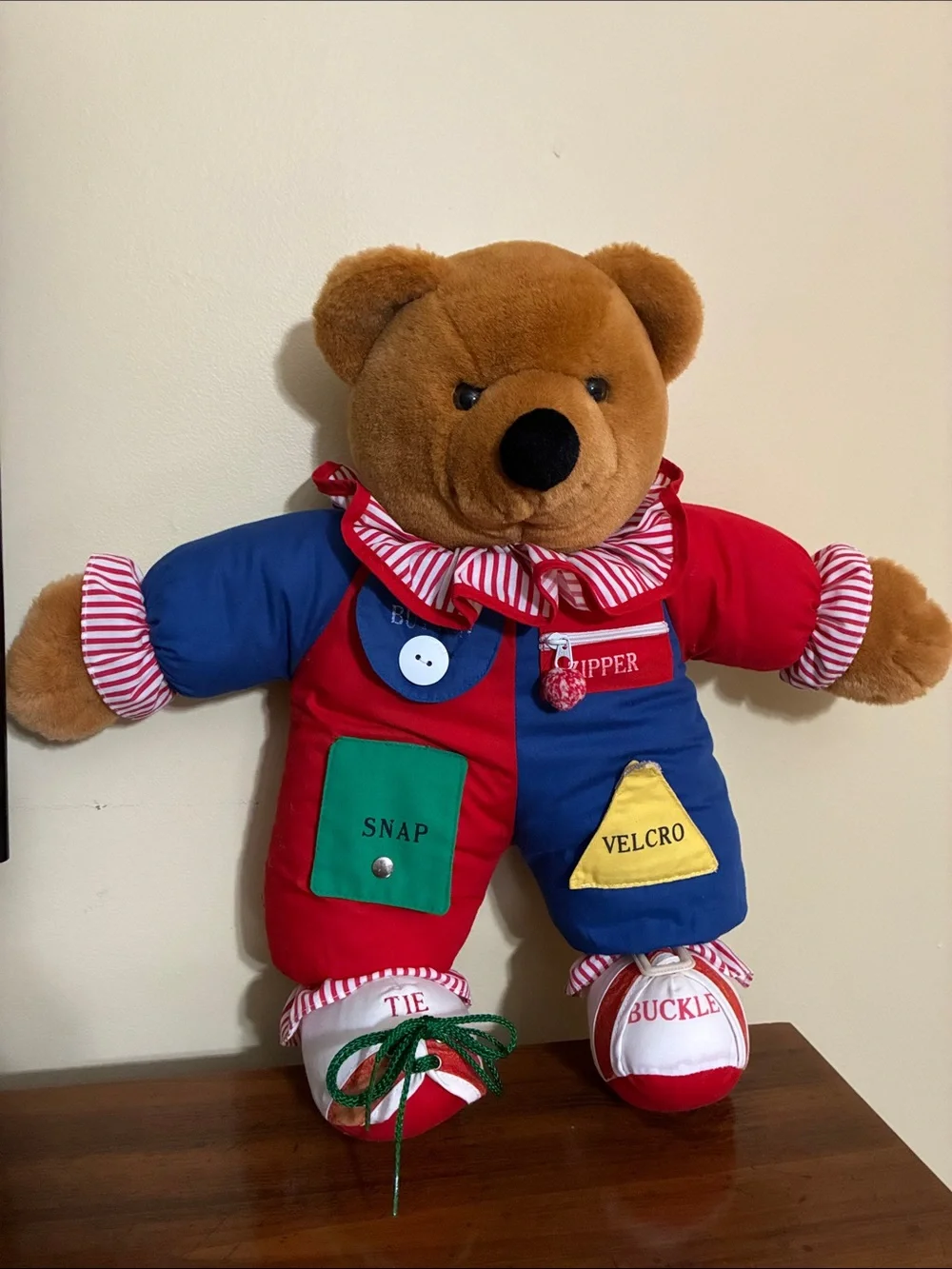 American Greetings - TEACH ME TO DRESS BEAR - Vintage 1983